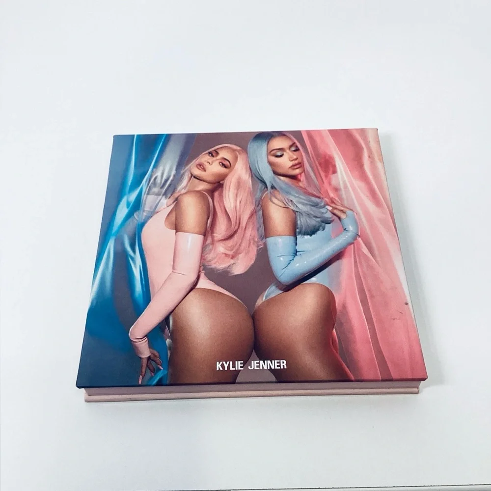 🦄 Kylie Jenner Eyeshadow Makeup Palette - Picture 4 of 8